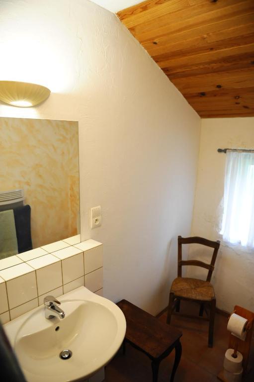 Chambres D'Hotes Le Chintre Queyssel Ruang foto